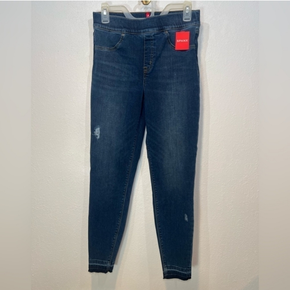 NWT Spanx Distressed High Rise Raw Hem Ankle Skinny Jeans Size Medium - Picture 2 of 9